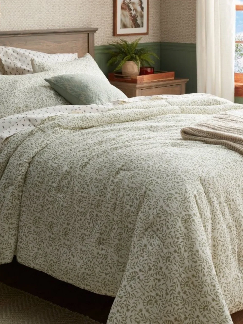 King - Vine Printed Comforter